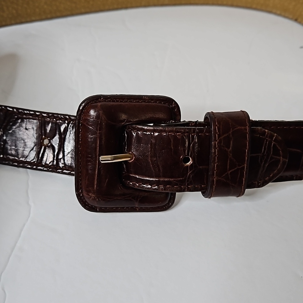 Italian Embossed Leather Belt size M Brown Brass accent hardware   Pre-owned - Picture 2 of 10